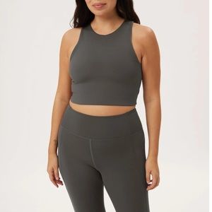 Girlfriend Collective Dylan Tank Bra In Moon Crop Top Size M